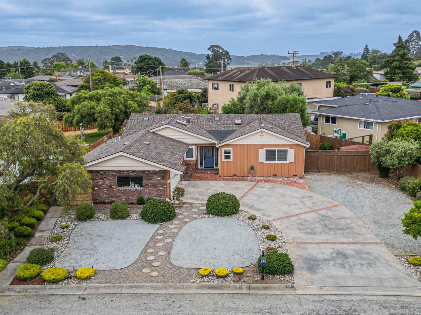 Detail Gallery Image 7 of 55 For 10 Verde Way, Royal Oaks,  CA 95076 - 3 Beds | 2 Baths