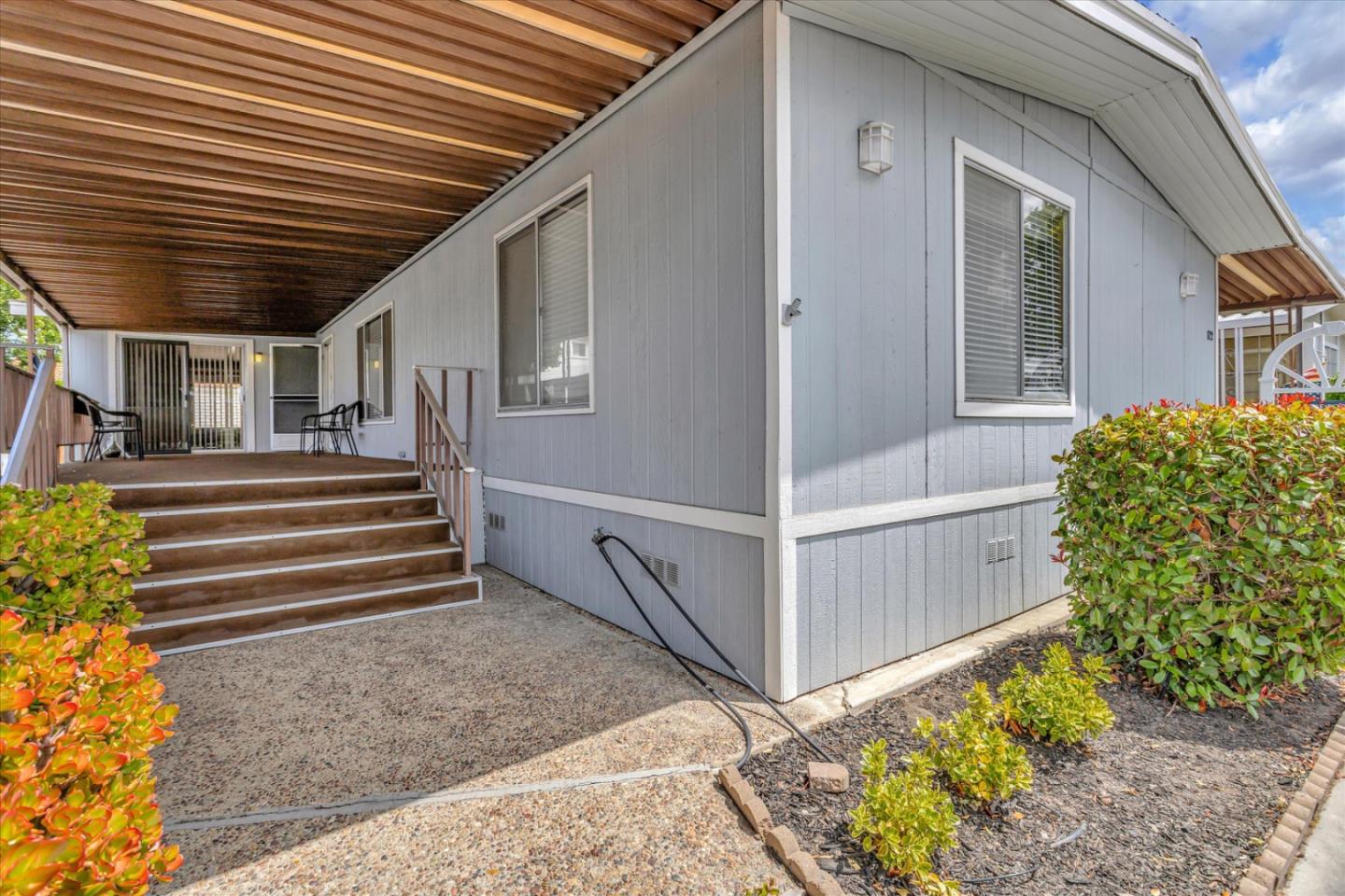 Detail Gallery Image 4 of 43 For 1050 Borregas Ave #172,  Sunnyvale,  CA 94089 - 3 Beds | 2 Baths