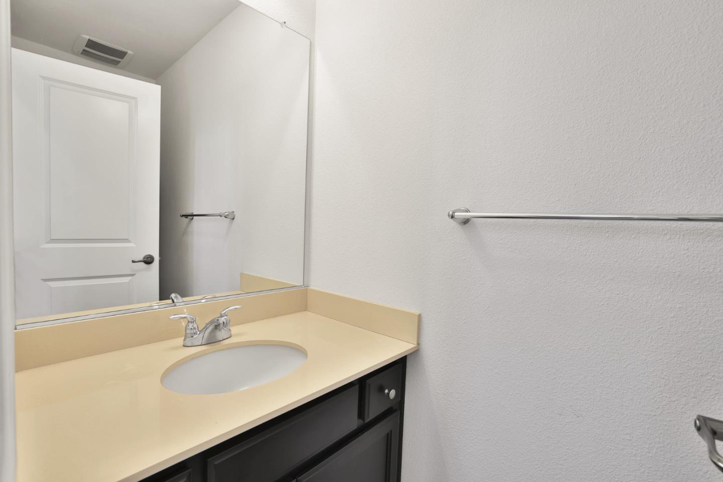 Detail Gallery Image 7 of 58 For 3126 Briza Dr, San Jose,  CA 95135 - 2 Beds | 2/1 Baths