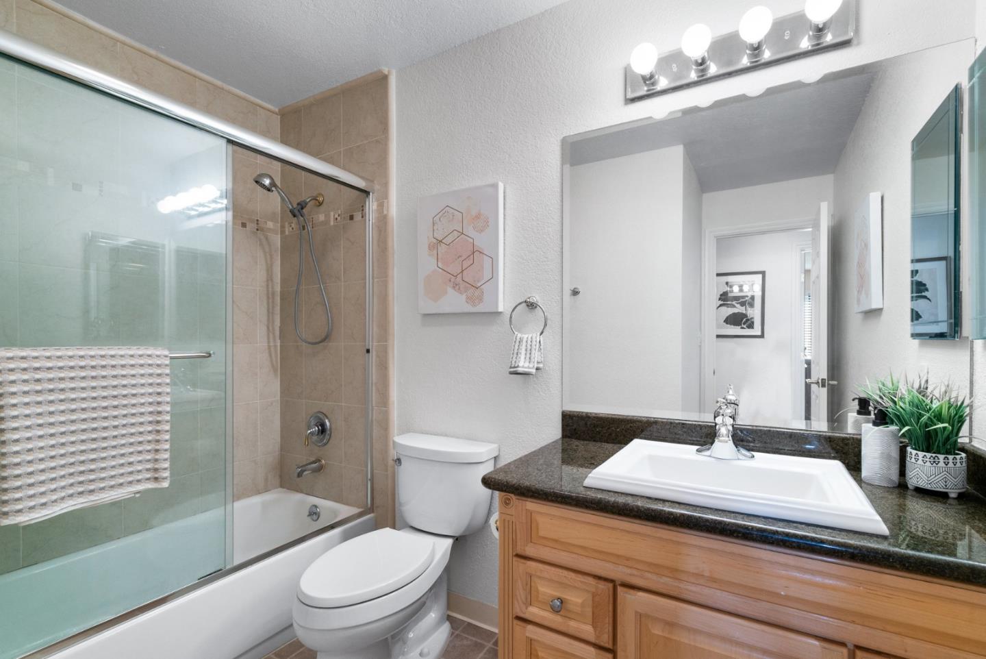 Detail Gallery Image 18 of 28 For 431 Northlake Dr #30,  San Jose,  CA 95117 - 2 Beds | 2 Baths