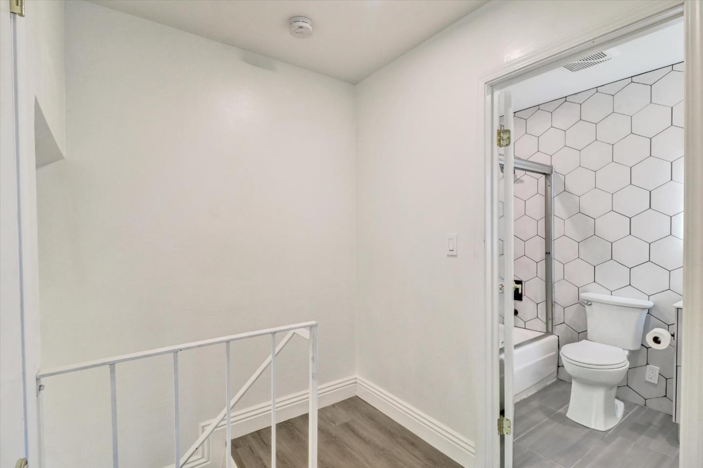 Detail Gallery Image 14 of 27 For 5519 Eagles Ln #3,  San Jose,  CA 95123 - 2 Beds | 1 Baths