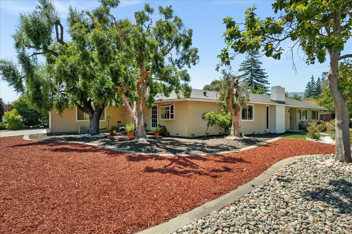 Detail Gallery Image 1 of 1 For 13124 via Ranchero Dr, Saratoga,  CA 95070 - 4 Beds | 2/1 Baths