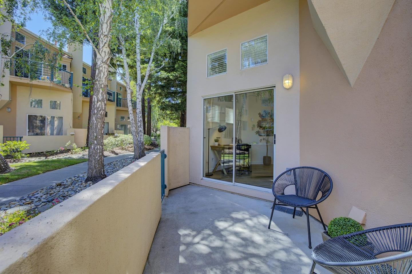 Detail Gallery Image 12 of 54 For 978 Alpine Ter #4,  Sunnyvale,  CA 94086 - 2 Beds | 2/1 Baths