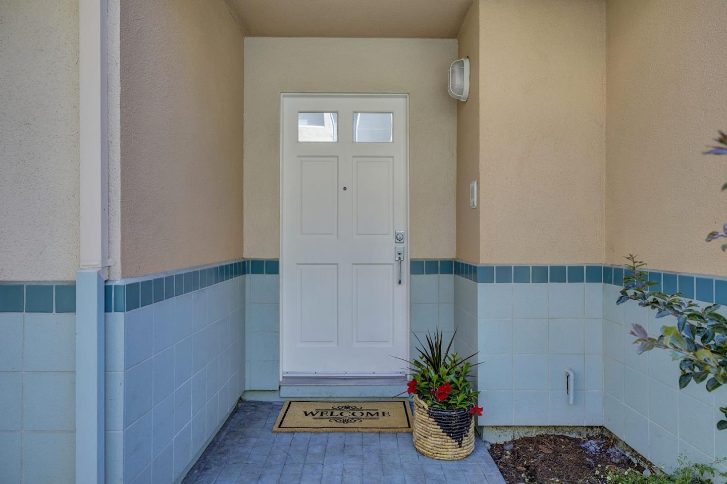 Detail Gallery Image 5 of 54 For 978 Alpine Ter #4,  Sunnyvale,  CA 94086 - 2 Beds | 2/1 Baths