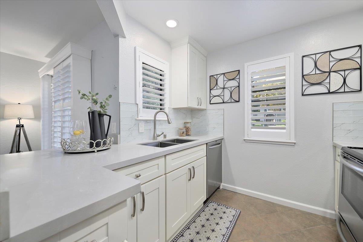 Detail Gallery Image 7 of 21 For 598 Ironwood Ter #2,  Sunnyvale,  CA 94086 - 1 Beds | 1 Baths