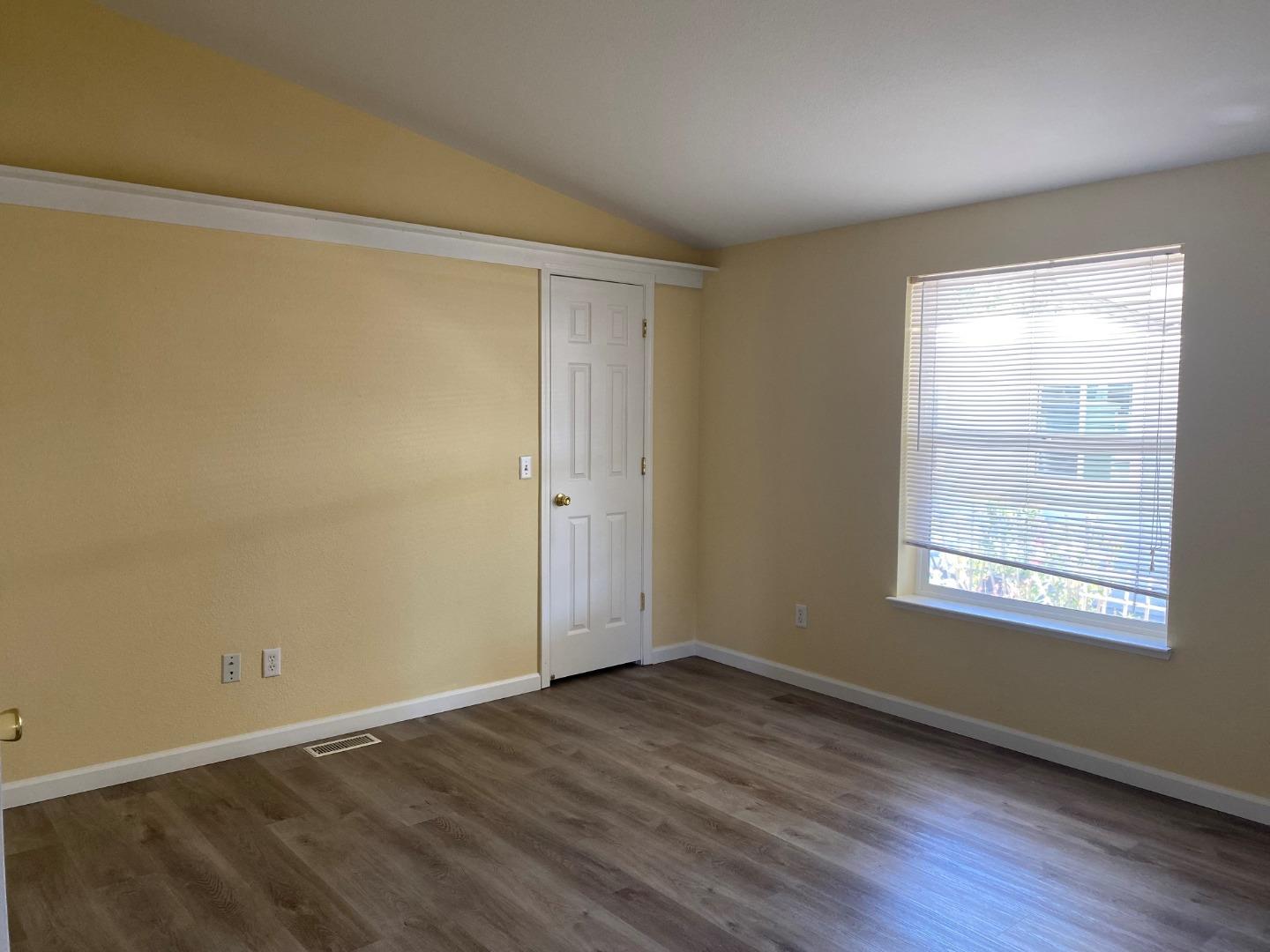 Detail Gallery Image 13 of 21 For 1111 Morse Ave #7,  Sunnyvale,  CA 94089 - 3 Beds | 2 Baths