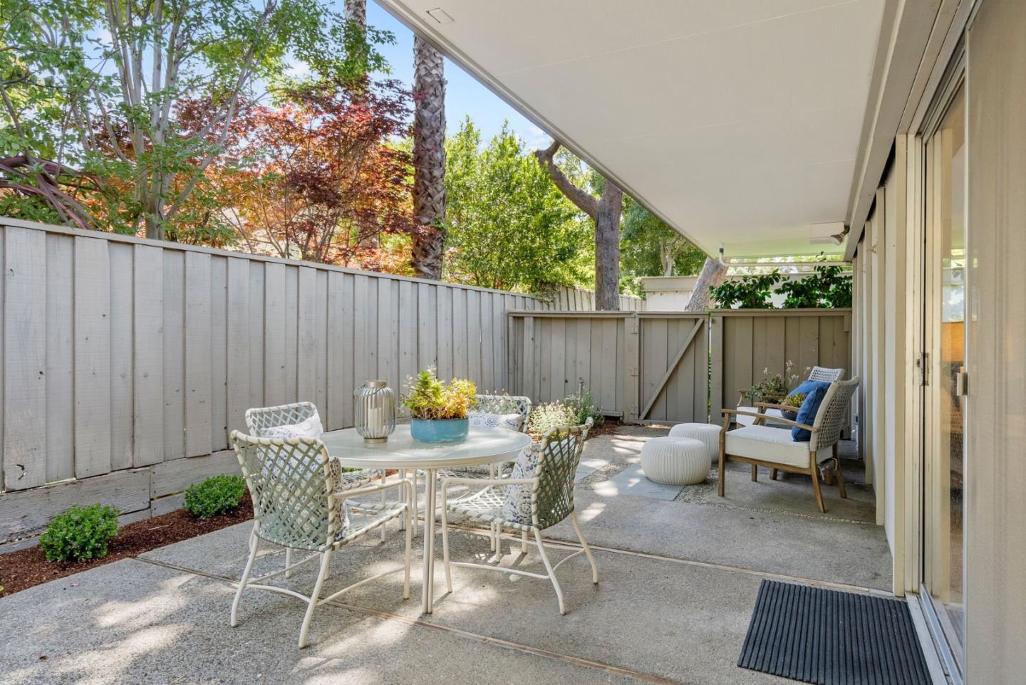 Detail Gallery Image 24 of 24 For 73 Los Altos Sq, Los Altos,  CA 94022 - 2 Beds | 2 Baths