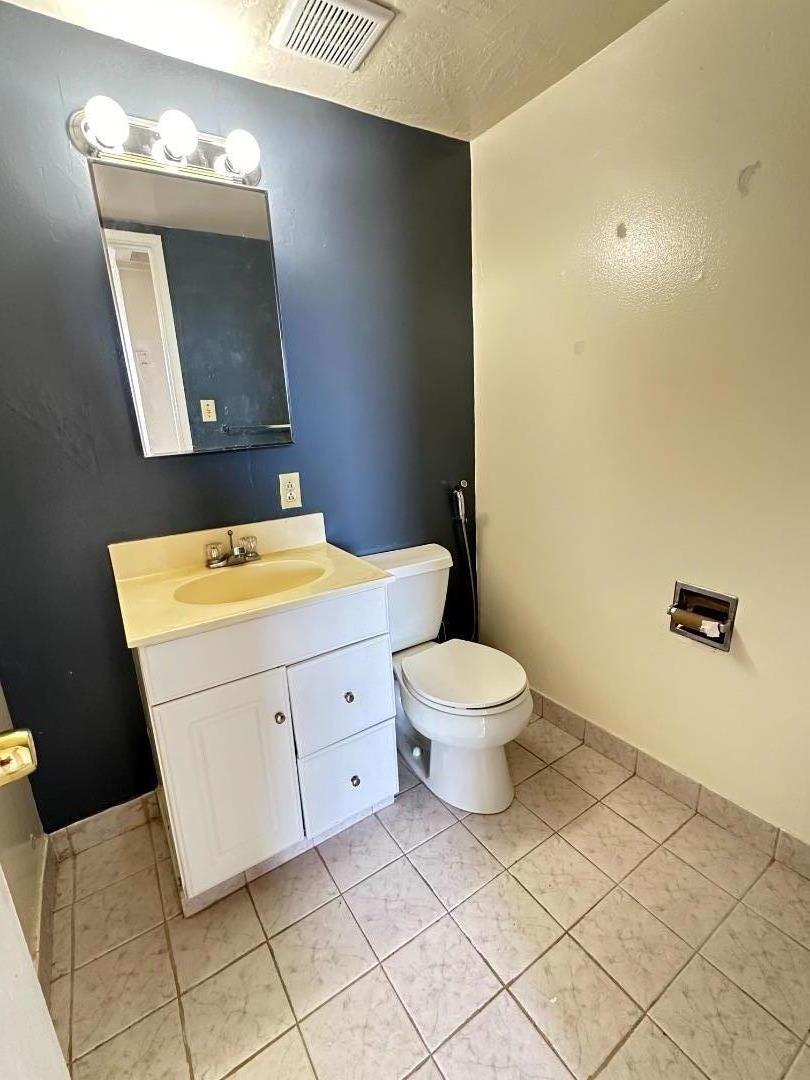 Detail Gallery Image 3 of 10 For 575 Villa St #20,  Daly City,  CA 94014 - 2 Beds | 1/1 Baths