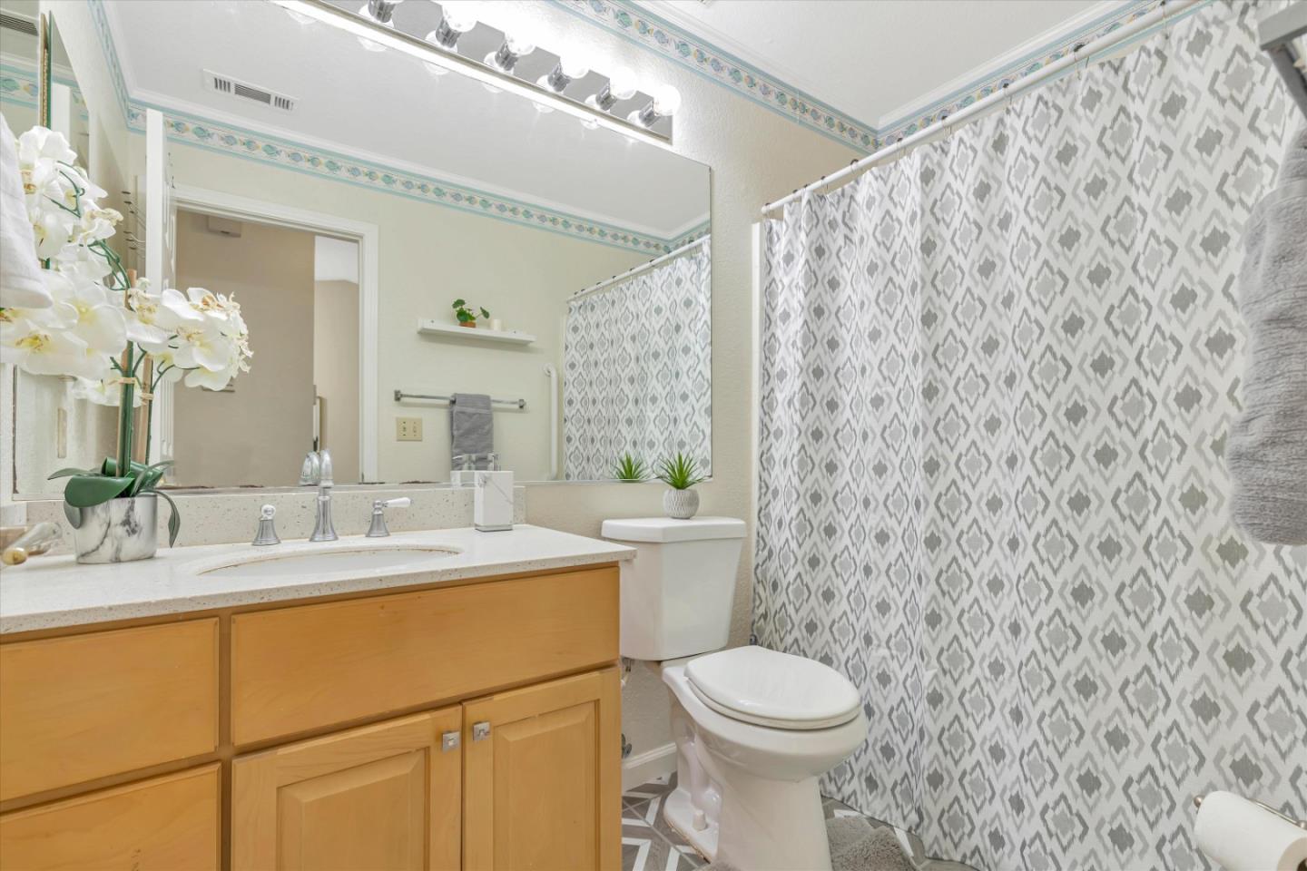 Detail Gallery Image 15 of 22 For 5187 Grass Valley Way, Antioch,  CA 94531 - 3 Beds | 2 Baths