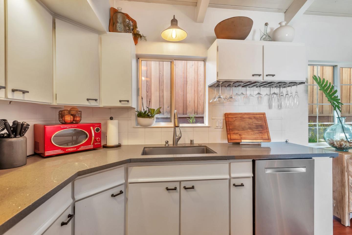 Detail Gallery Image 14 of 67 For 701 Ventura Ave, San Mateo,  CA 94403 - 4 Beds | 3/1 Baths