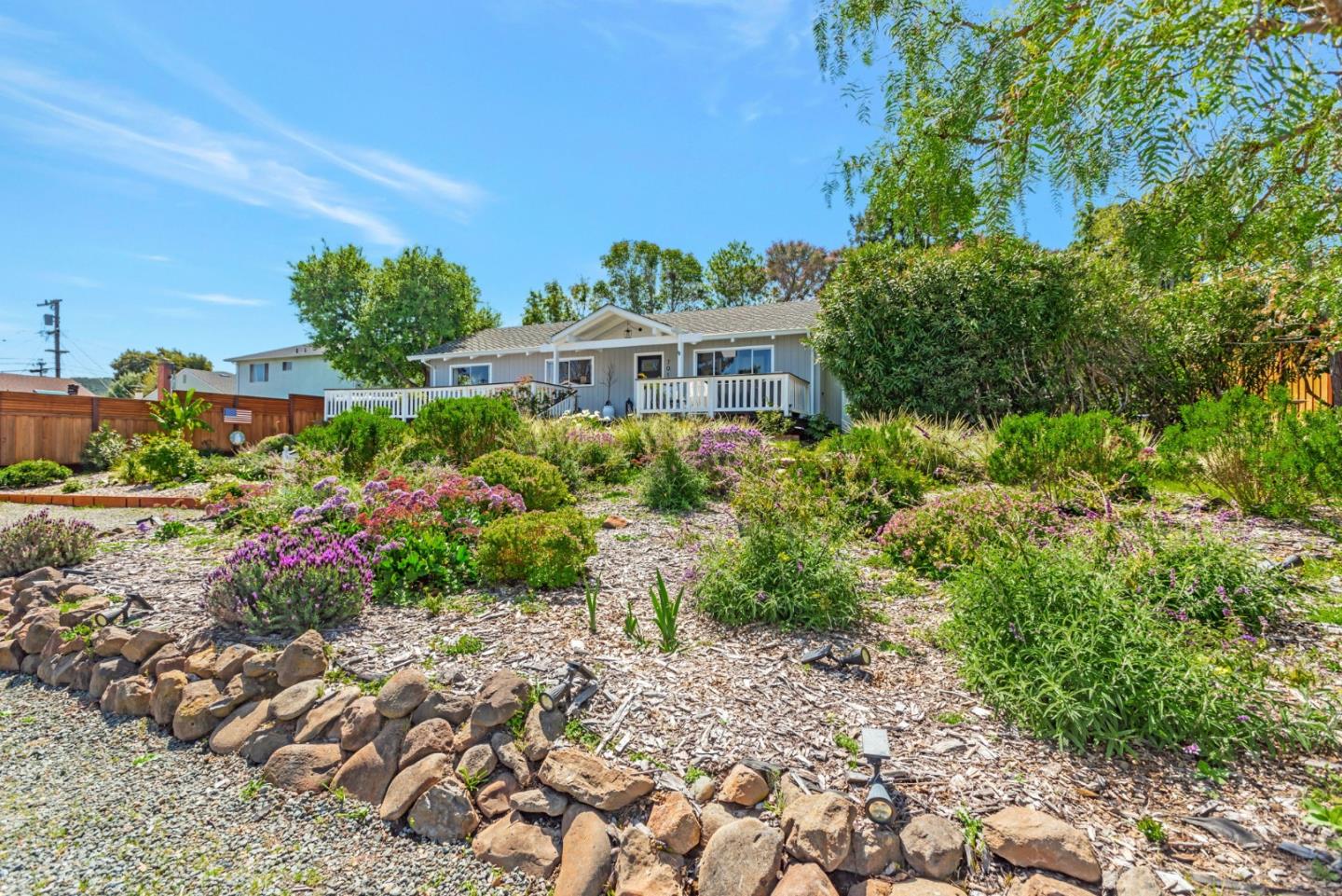 Detail Gallery Image 2 of 67 For 701 Ventura Ave, San Mateo,  CA 94403 - 4 Beds | 3/1 Baths