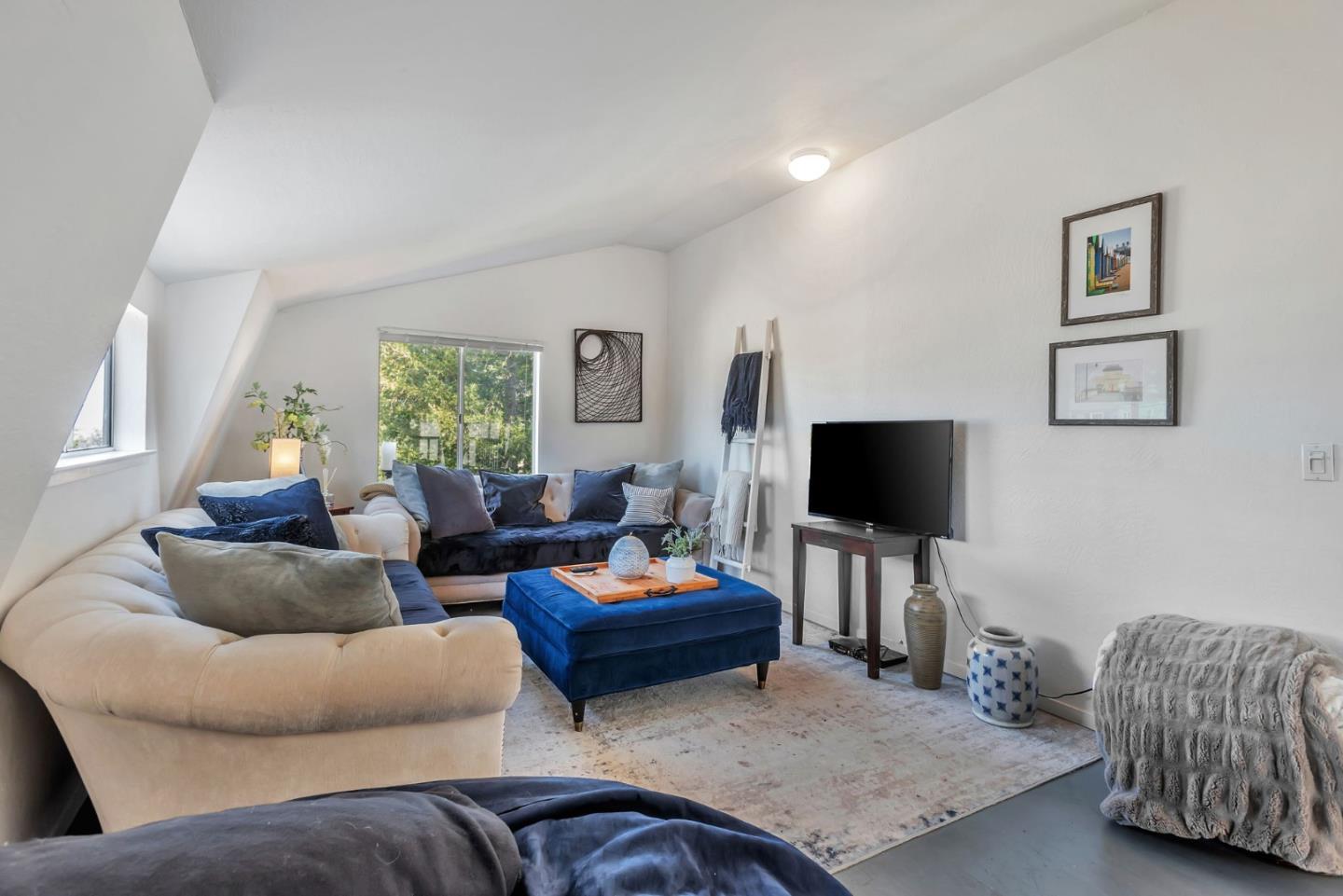 Detail Gallery Image 22 of 67 For 701 Ventura Ave, San Mateo,  CA 94403 - 4 Beds | 3/1 Baths