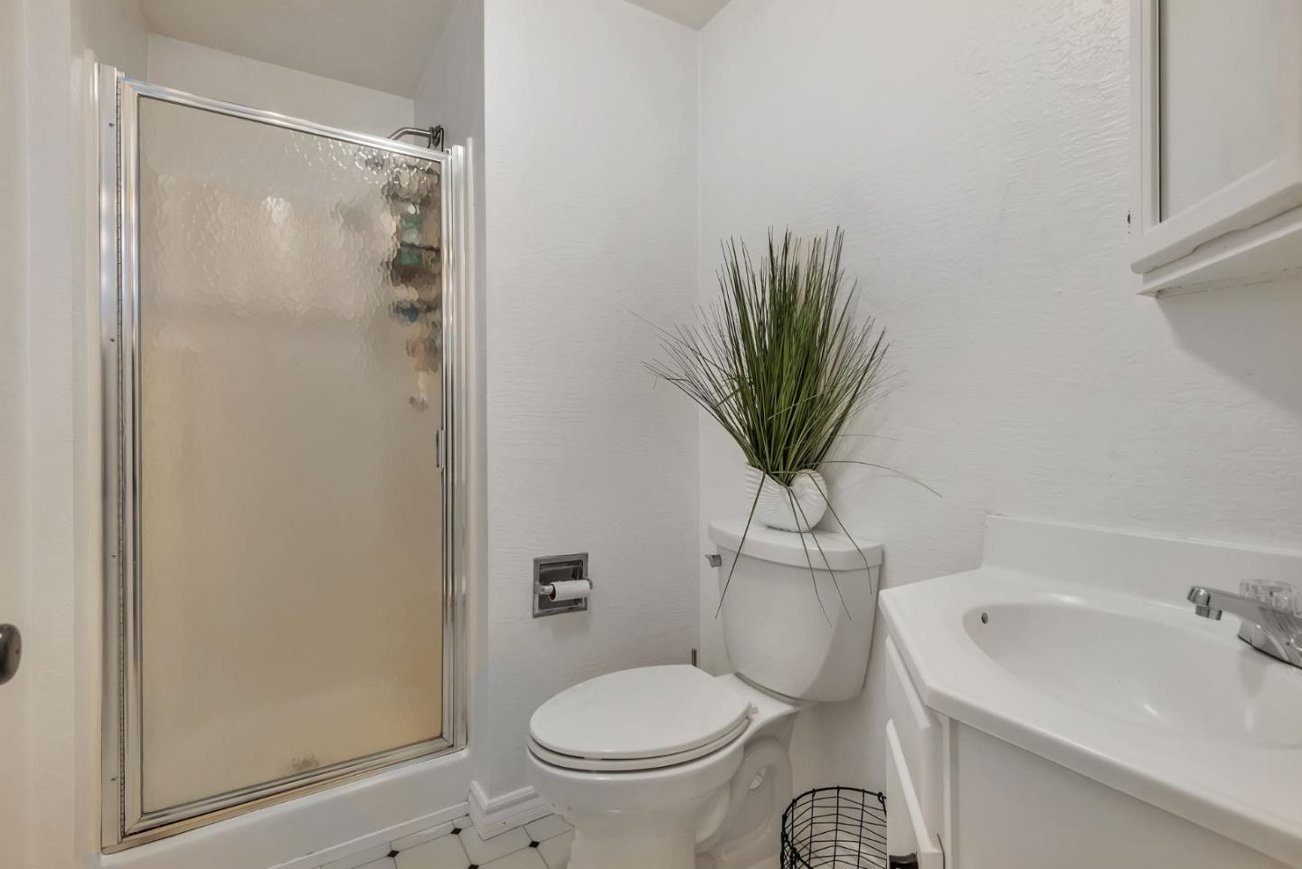 Detail Gallery Image 44 of 67 For 701 Ventura Ave, San Mateo,  CA 94403 - 4 Beds | 3/1 Baths