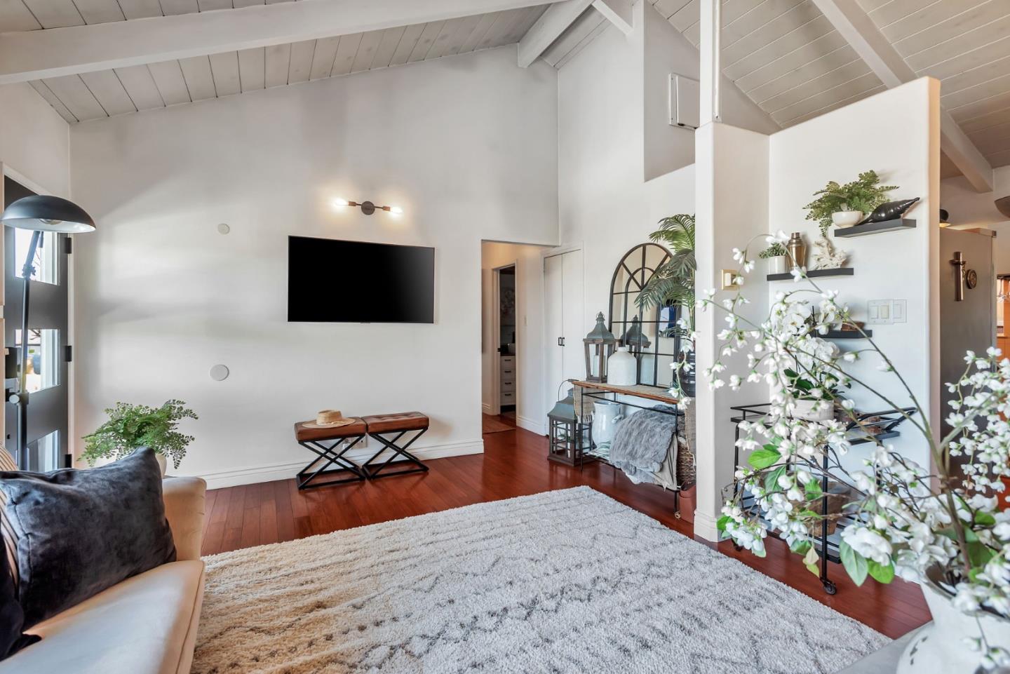 Detail Gallery Image 9 of 67 For 701 Ventura Ave, San Mateo,  CA 94403 - 4 Beds | 3/1 Baths
