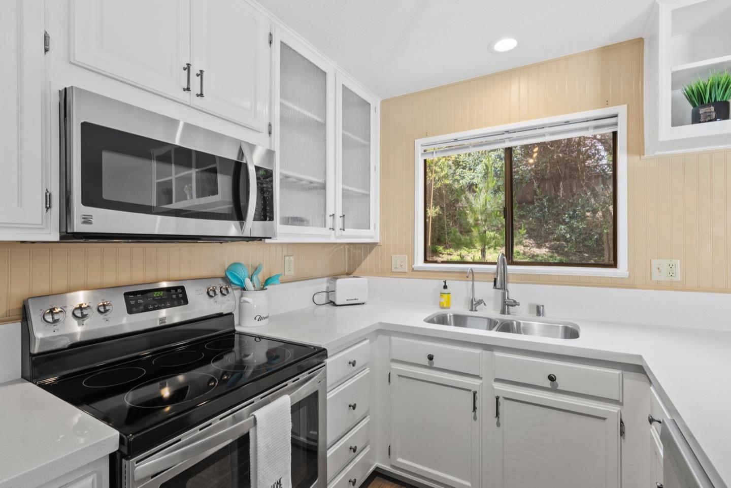 Detail Gallery Image 10 of 29 For 400 Mar Vista Dr #2,  Monterey,  CA 93940 - 2 Beds | 2 Baths