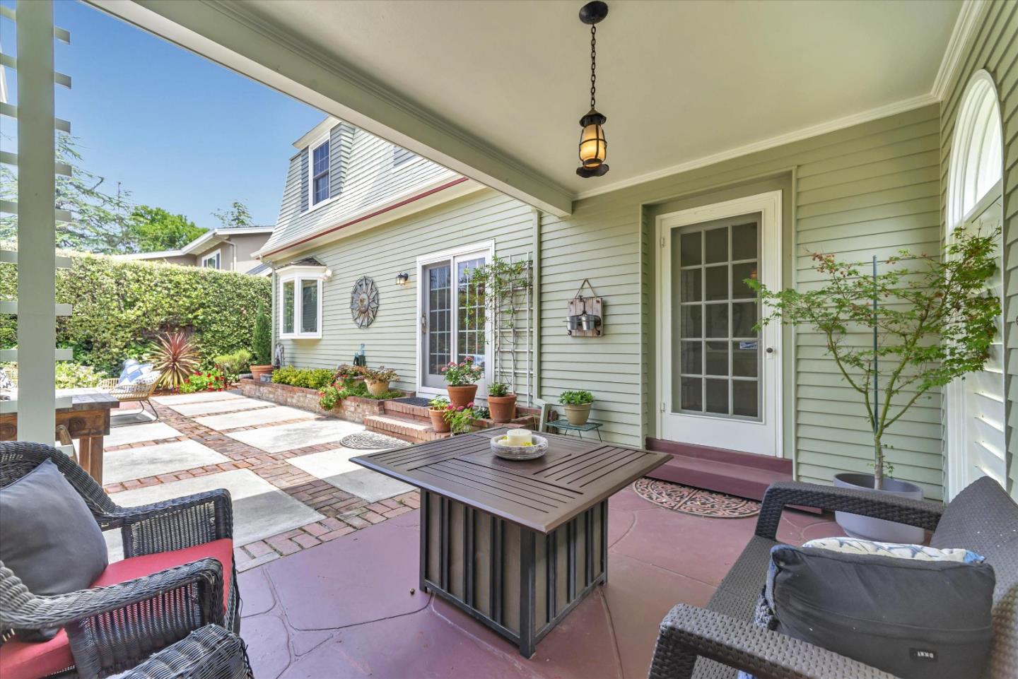 Detail Gallery Image 27 of 36 For 1634 Brewster Ave, Redwood City,  CA 94062 - 3 Beds | 2 Baths