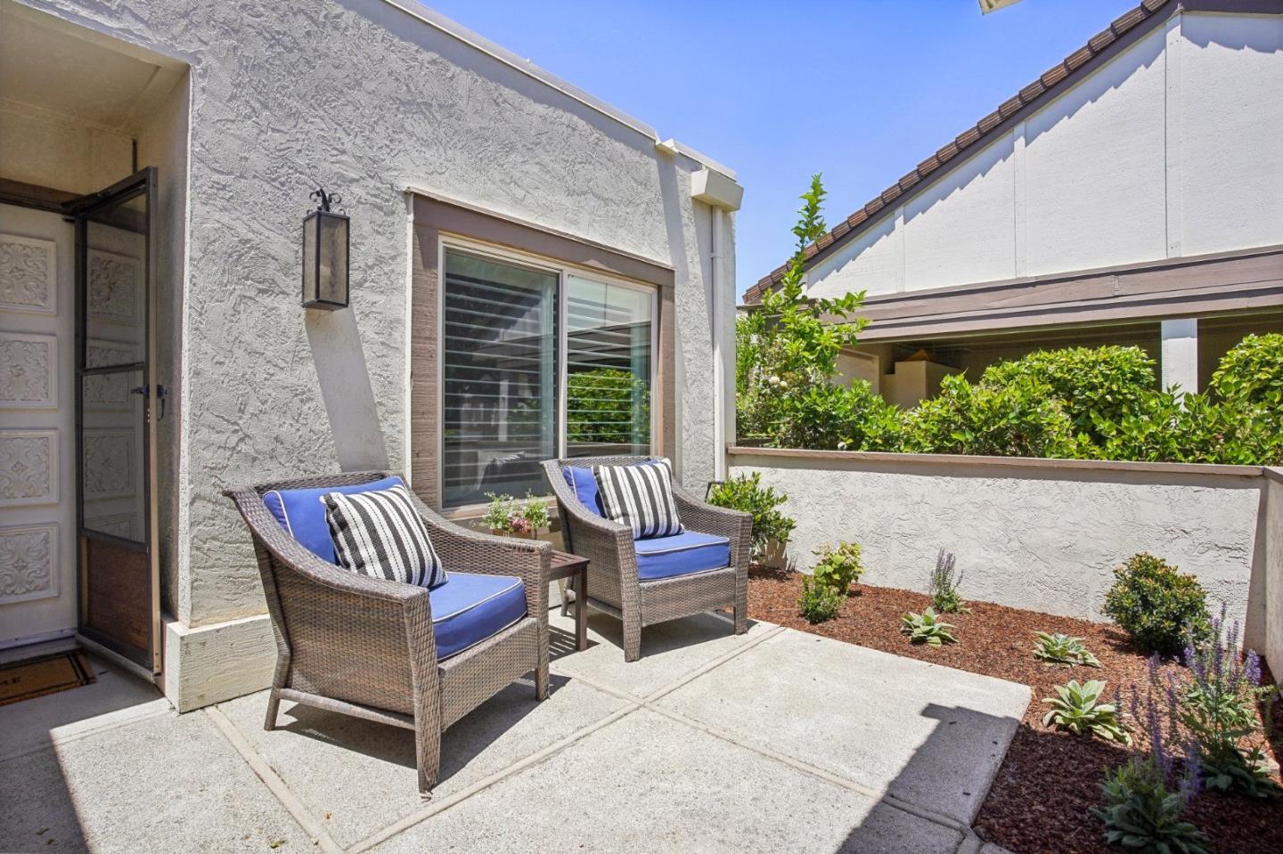 Detail Gallery Image 3 of 29 For 6122 Montgomery Ct, San Jose,  CA 95135 - 2 Beds | 1 Baths