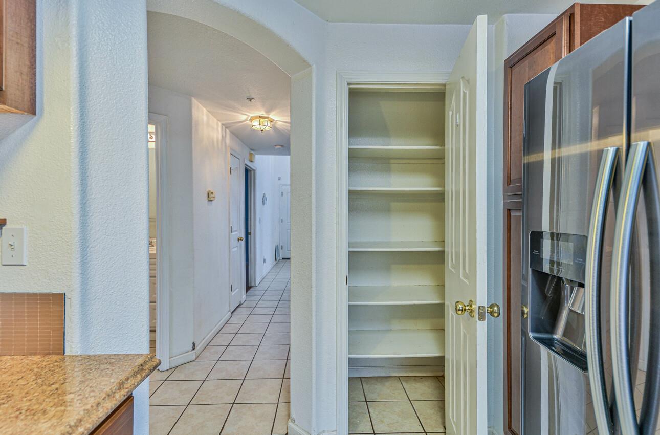 Detail Gallery Image 12 of 30 For 985 Crestview St, Salinas,  CA 93906 - 3 Beds | 2 Baths