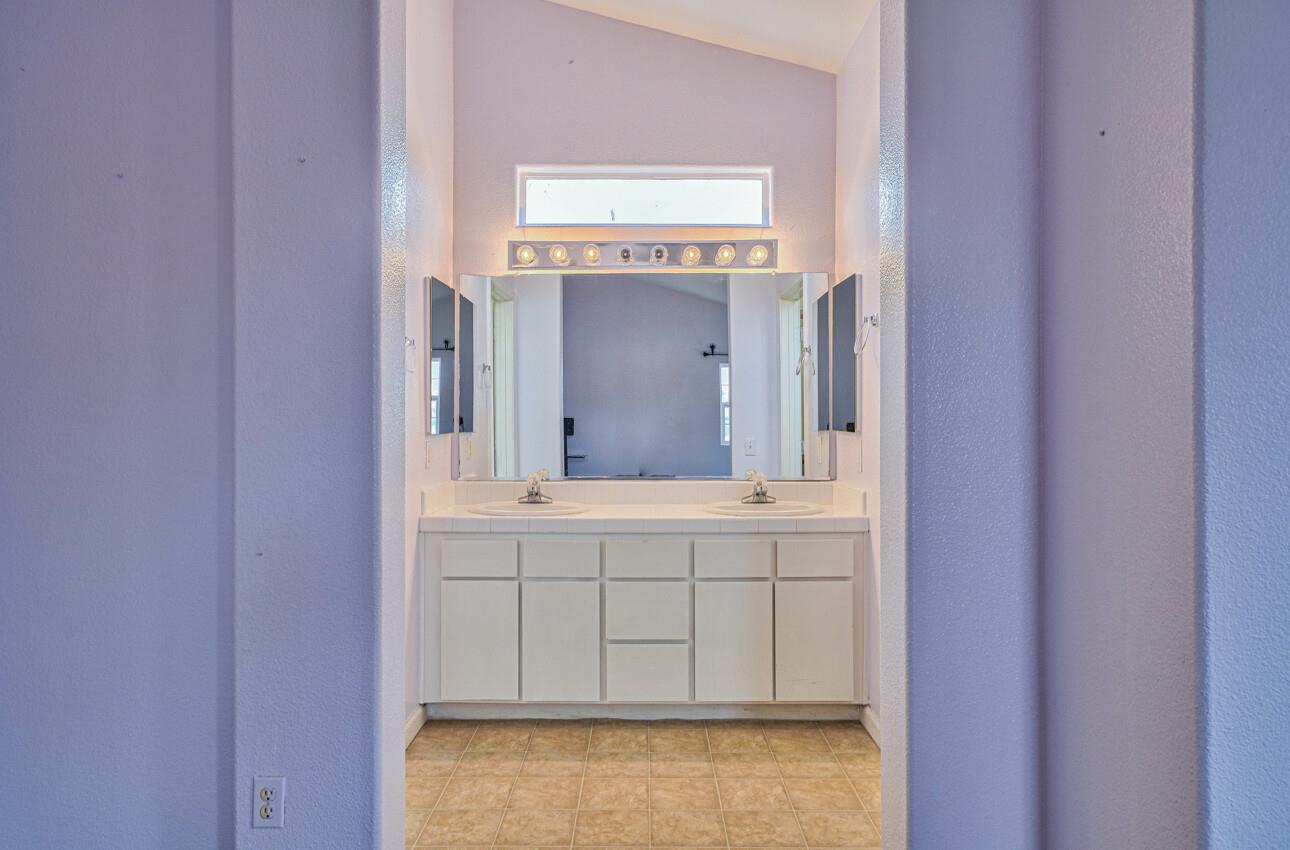 Detail Gallery Image 23 of 30 For 985 Crestview St, Salinas,  CA 93906 - 3 Beds | 2 Baths