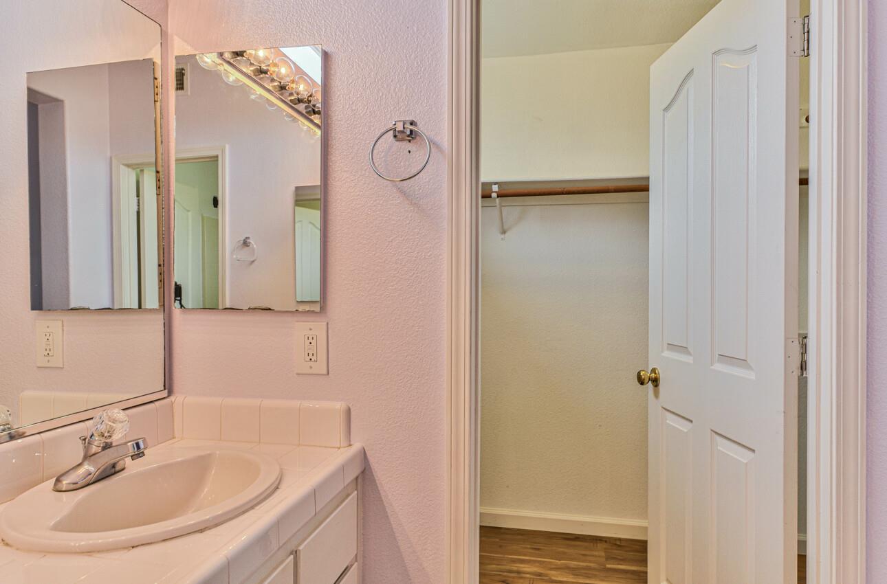 Detail Gallery Image 25 of 30 For 985 Crestview St, Salinas,  CA 93906 - 3 Beds | 2 Baths