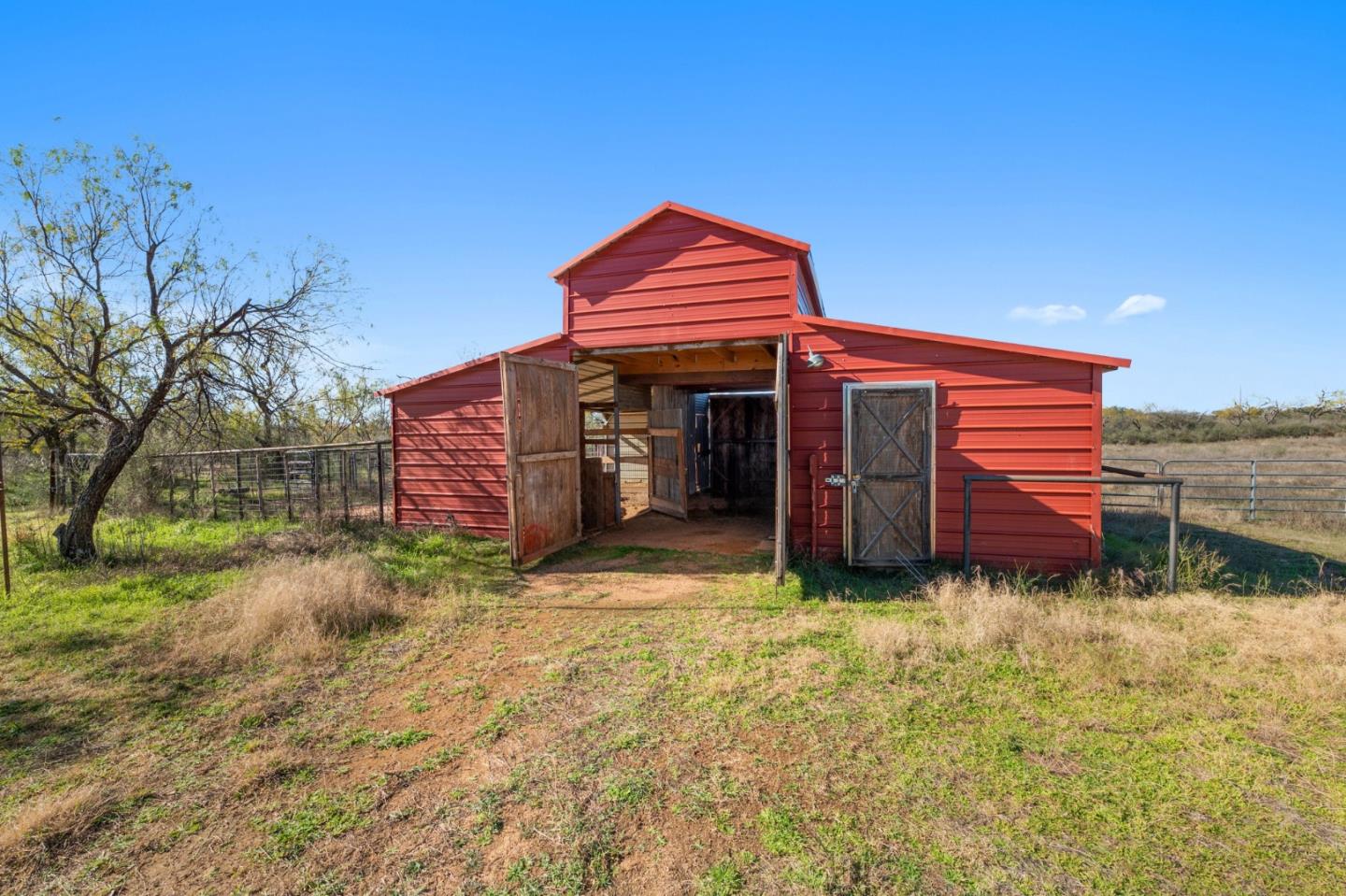 Detail Gallery Image 31 of 42 For 4550 West State Highway 29, Llano,  CA 93544 - 3 Beds | 2/1 Baths