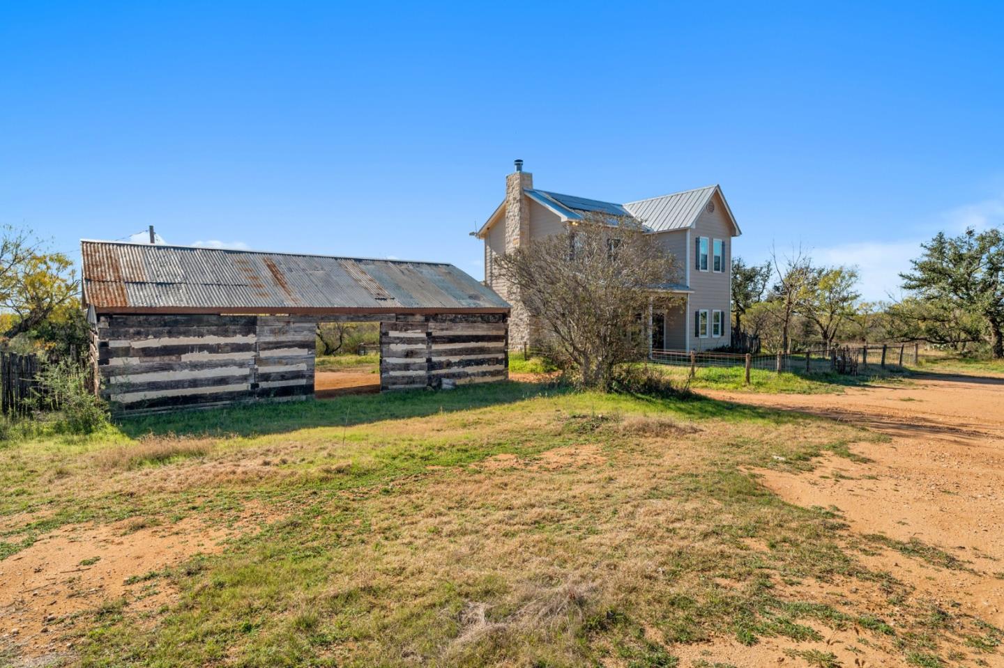 Detail Gallery Image 5 of 42 For 4550 West State Highway 29, Llano,  CA 93544 - 3 Beds | 2/1 Baths