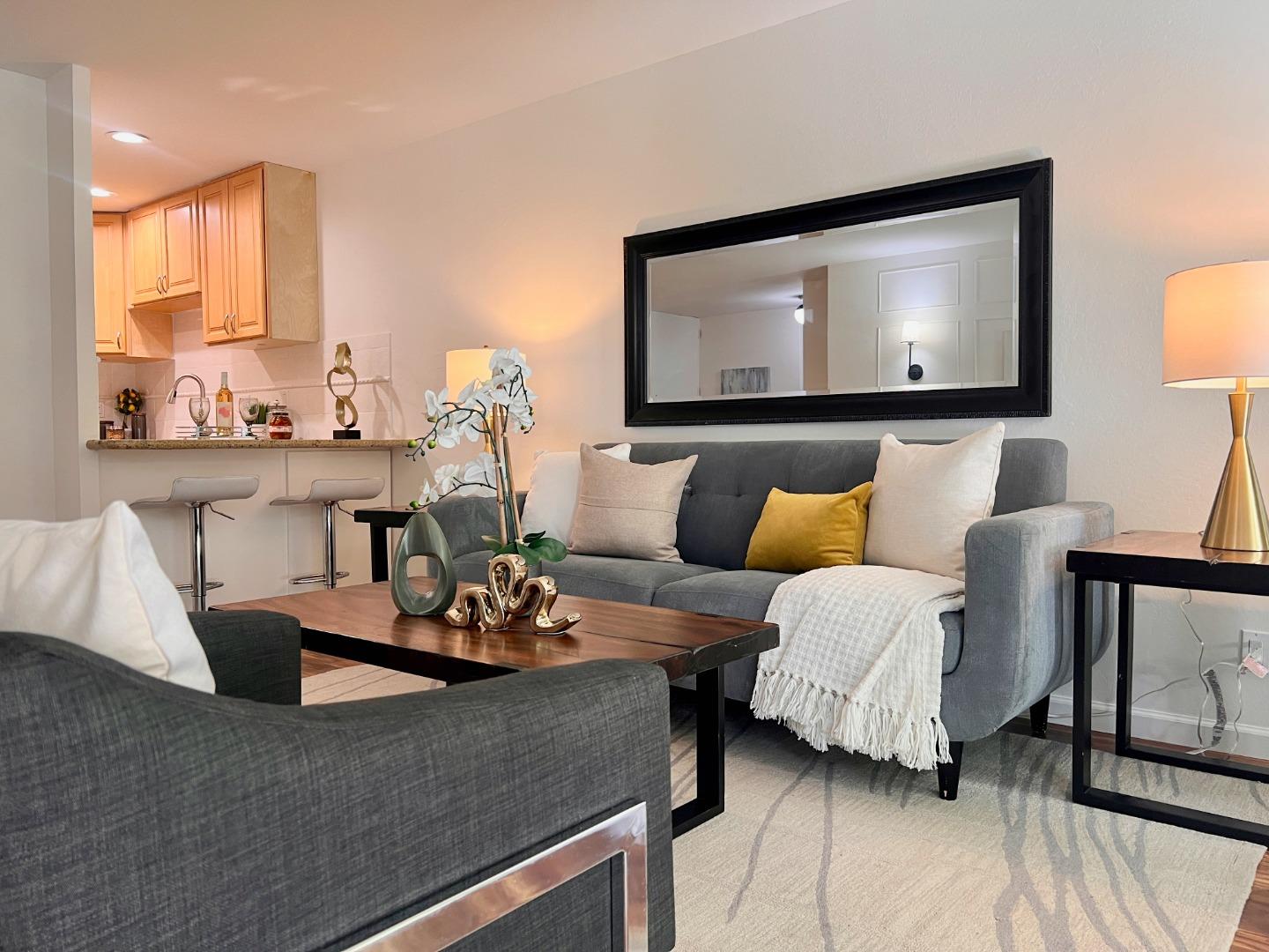 Detail Gallery Image 6 of 30 For 808 Laurel Ave #212,  San Mateo,  CA 94401 - 2 Beds | 1 Baths