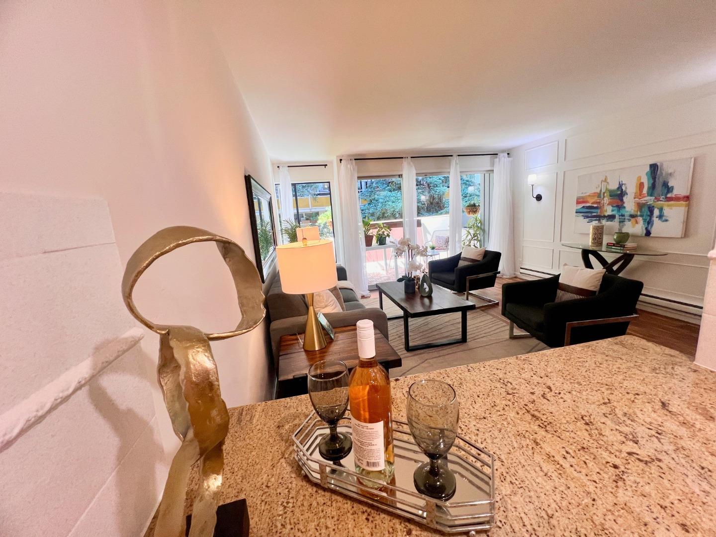 Detail Gallery Image 7 of 30 For 808 Laurel Ave #212,  San Mateo,  CA 94401 - 2 Beds | 1 Baths