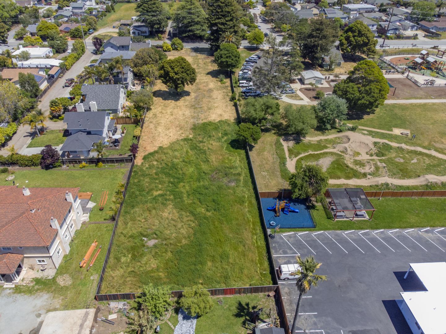 Detail Gallery Image 2 of 7 For 2021 Chanticleer Ave, Santa Cruz,  CA 95062 - – Beds | – Baths