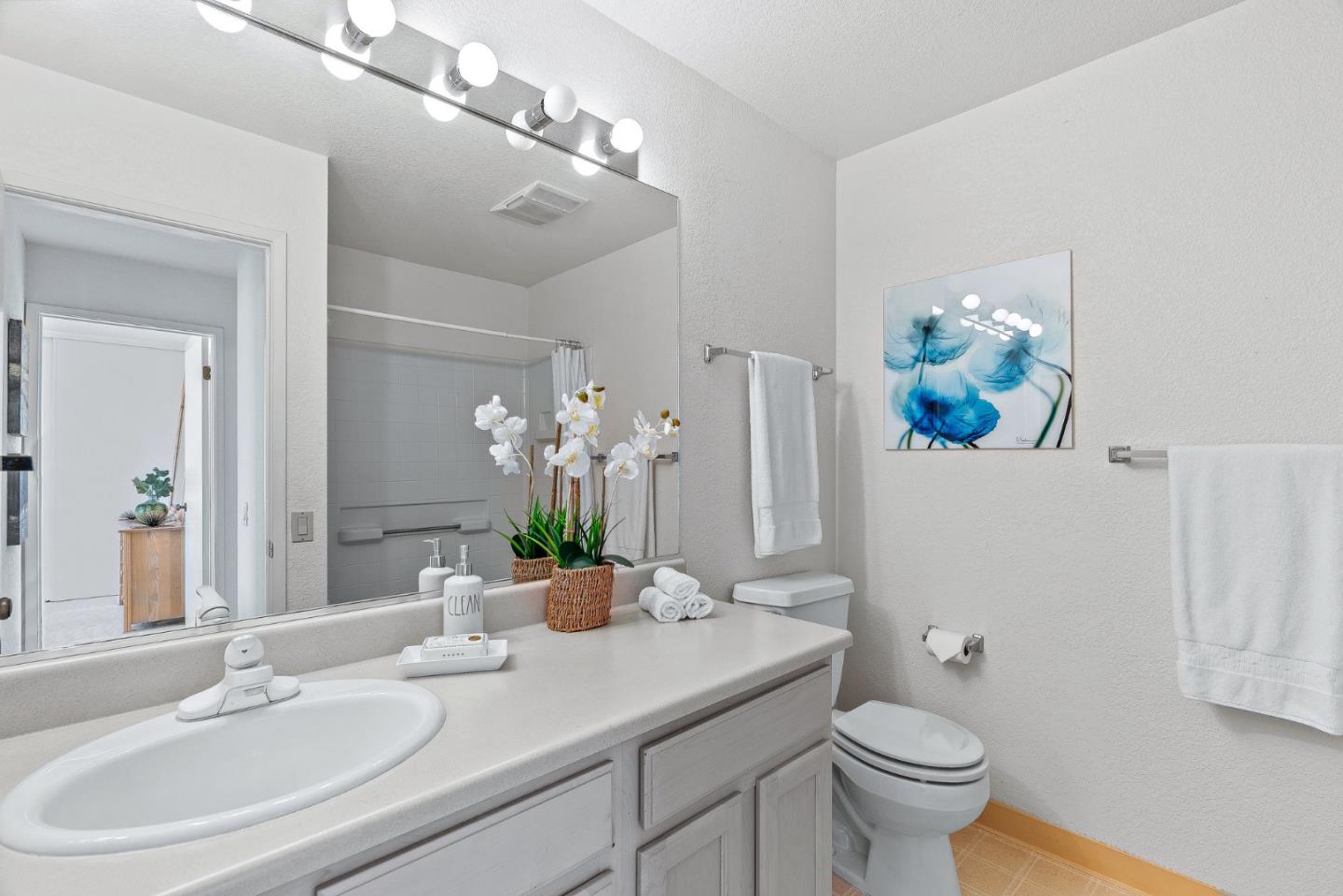 Detail Gallery Image 14 of 30 For 1 Surf Way #231,  Monterey,  CA 93940 - 2 Beds | 2 Baths