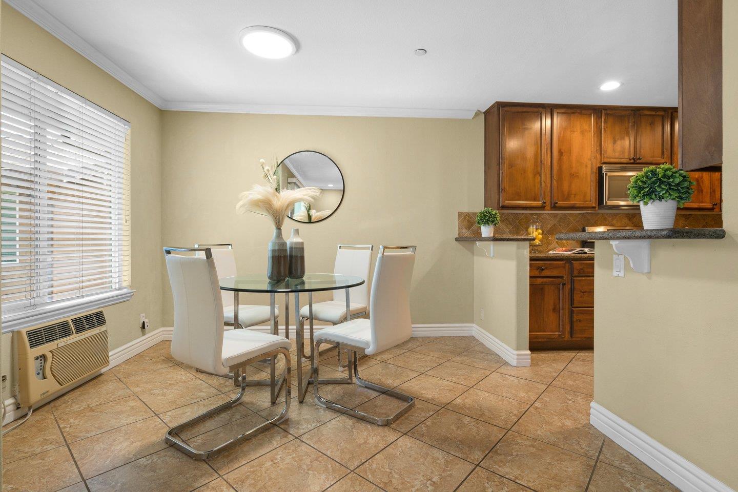 Detail Gallery Image 10 of 23 For 2580 Homestead Rd #1201,  Santa Clara,  CA 95051 - 2 Beds | 1/1 Baths
