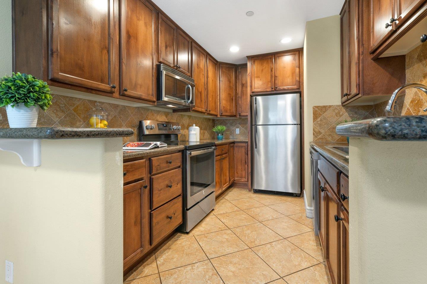 Detail Gallery Image 11 of 23 For 2580 Homestead Rd #1201,  Santa Clara,  CA 95051 - 2 Beds | 1/1 Baths