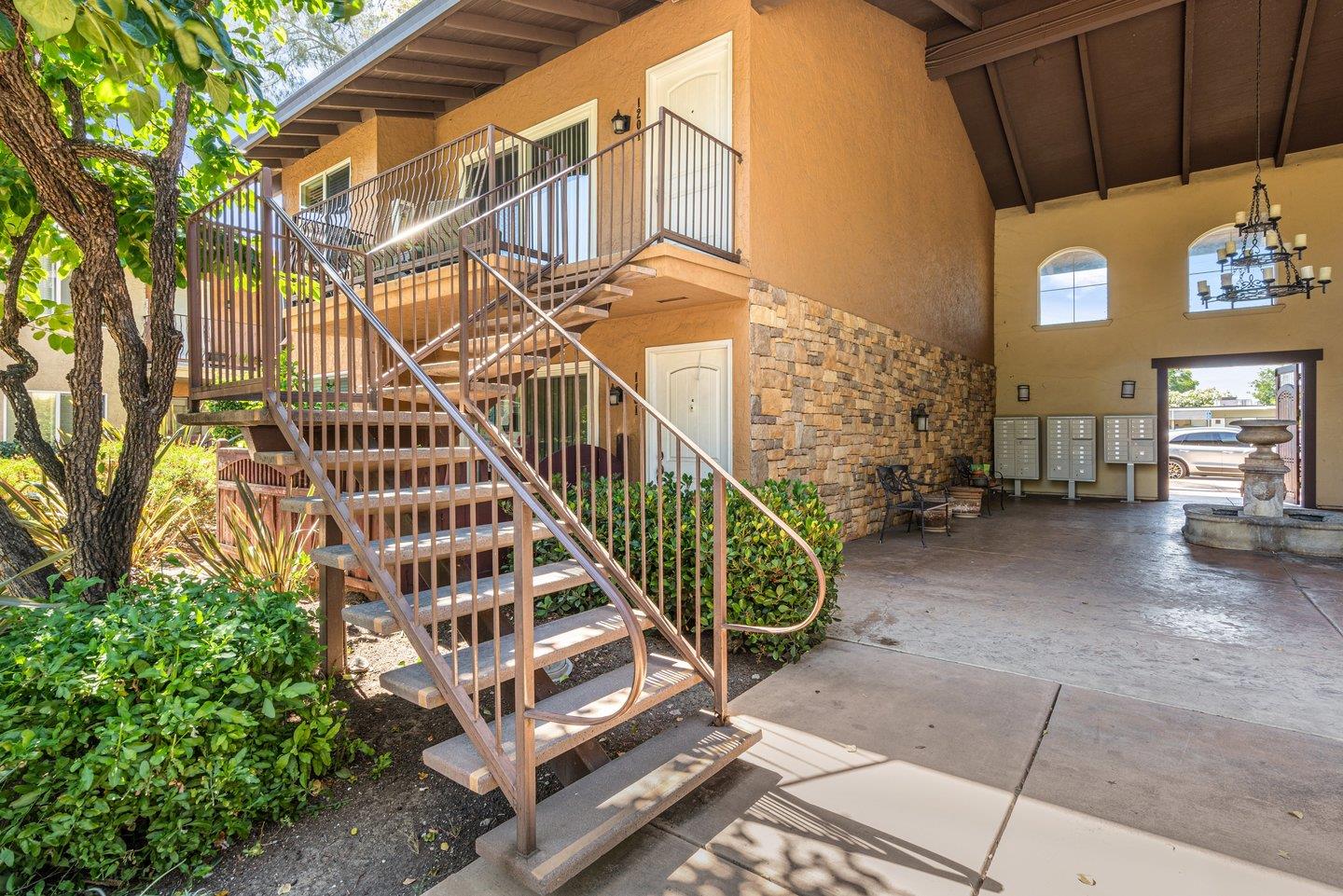 Detail Gallery Image 3 of 23 For 2580 Homestead Rd #1201,  Santa Clara,  CA 95051 - 2 Beds | 1/1 Baths