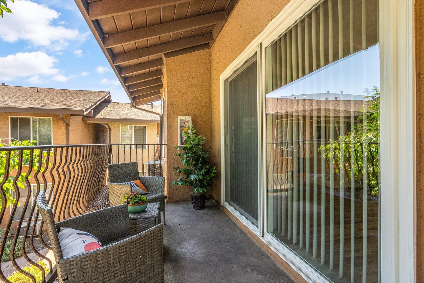 Detail Gallery Image 5 of 23 For 2580 Homestead Rd #1201,  Santa Clara,  CA 95051 - 2 Beds | 1/1 Baths