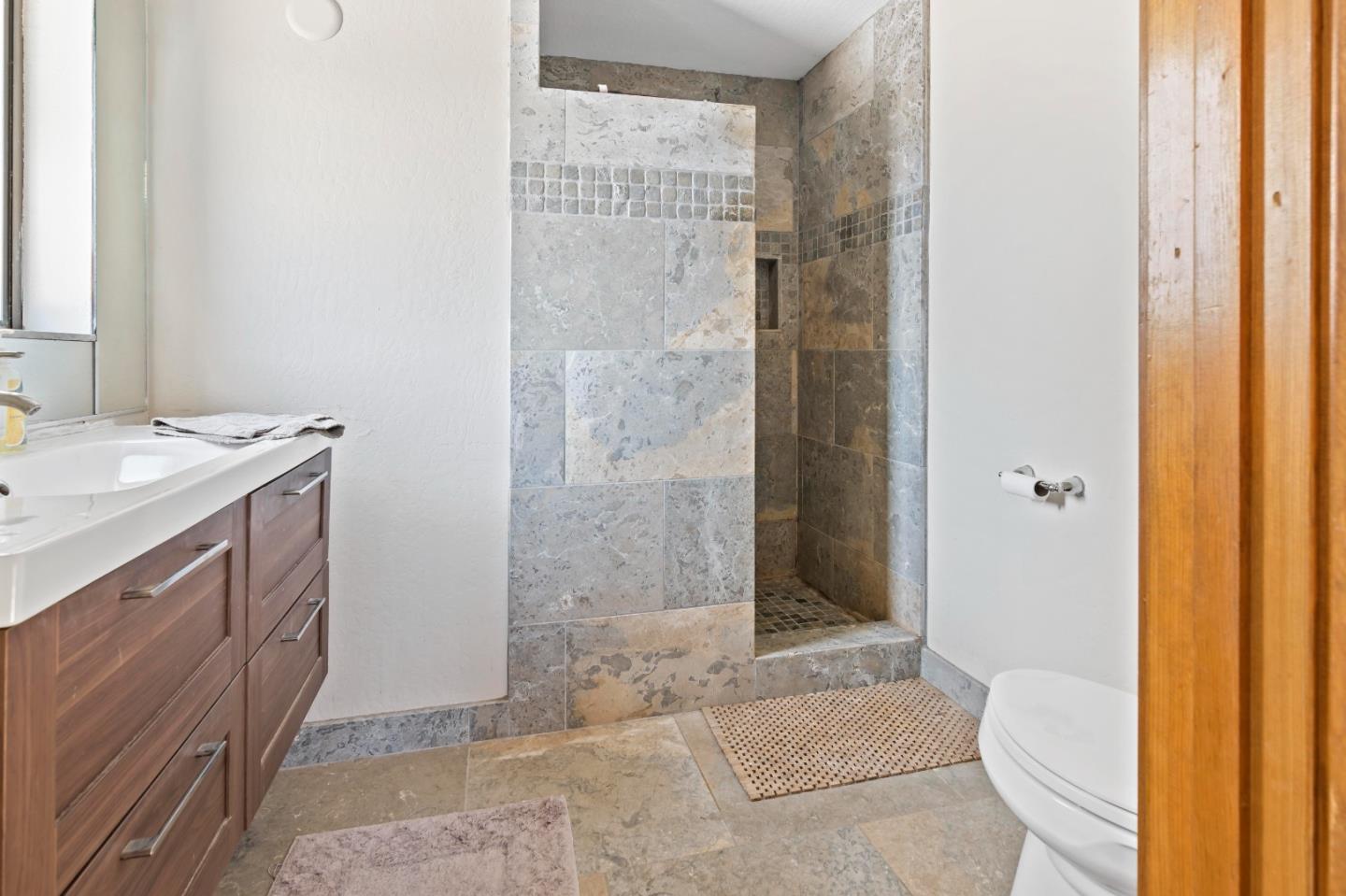 Detail Gallery Image 20 of 26 For 45325 Vista Pl, King City,  CA 93930 - 3 Beds | 2/1 Baths