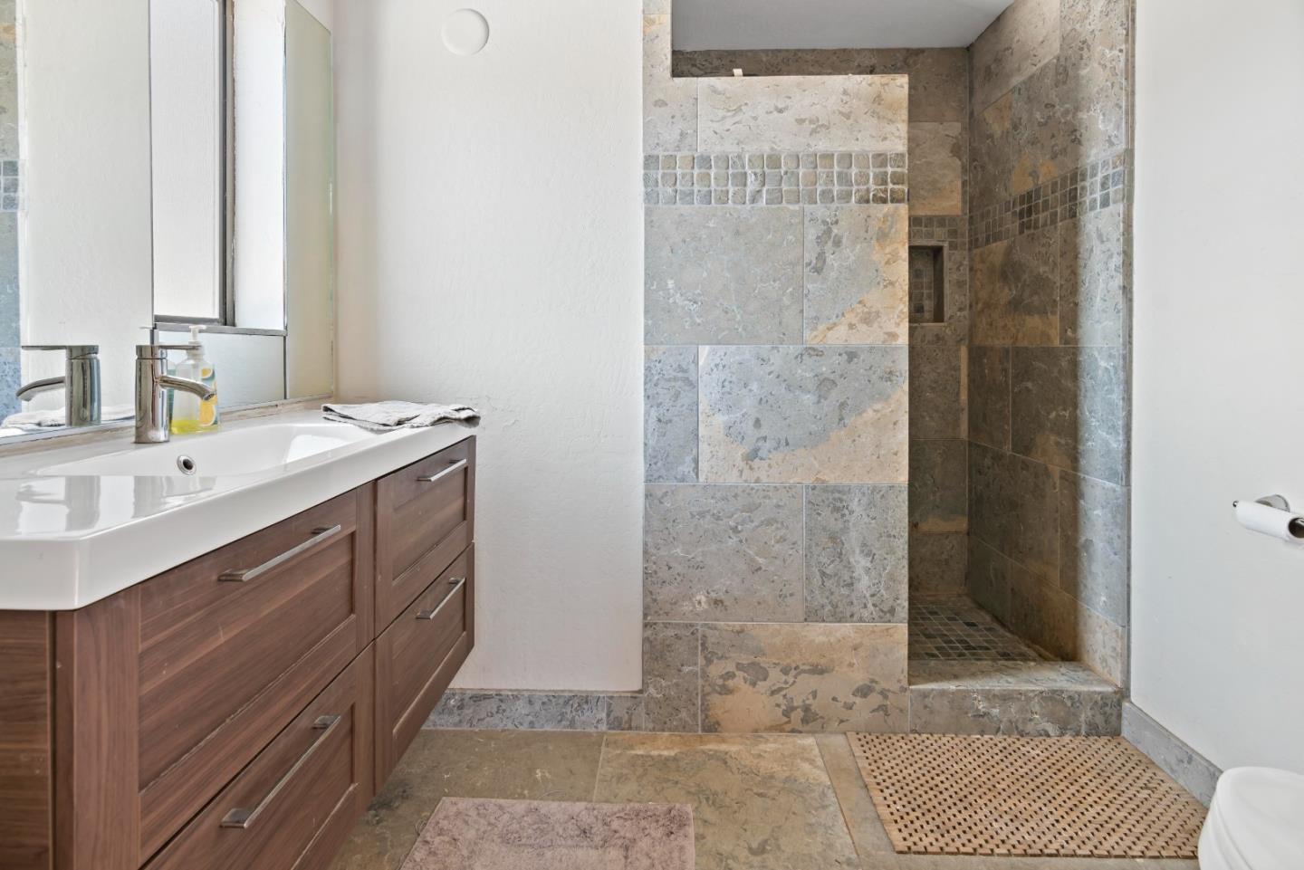 Detail Gallery Image 21 of 26 For 45325 Vista Pl, King City,  CA 93930 - 3 Beds | 2/1 Baths