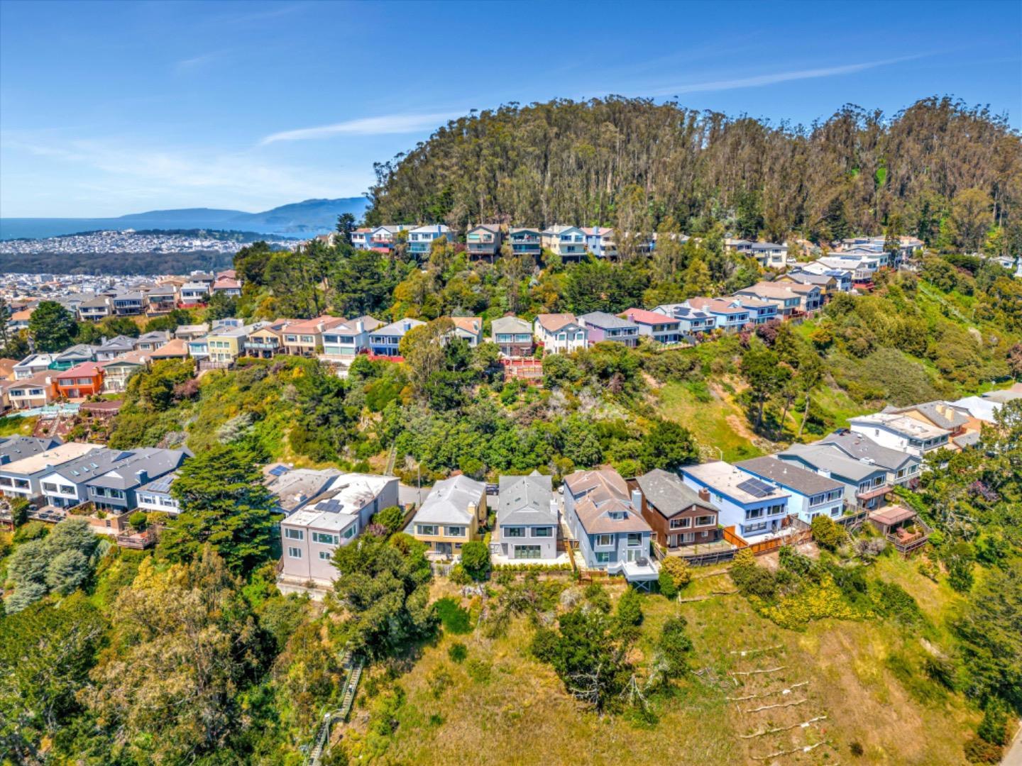 Detail Gallery Image 41 of 49 For 283 Oak Park Dr, San Francisco,  CA 94131 - 4 Beds | 3 Baths