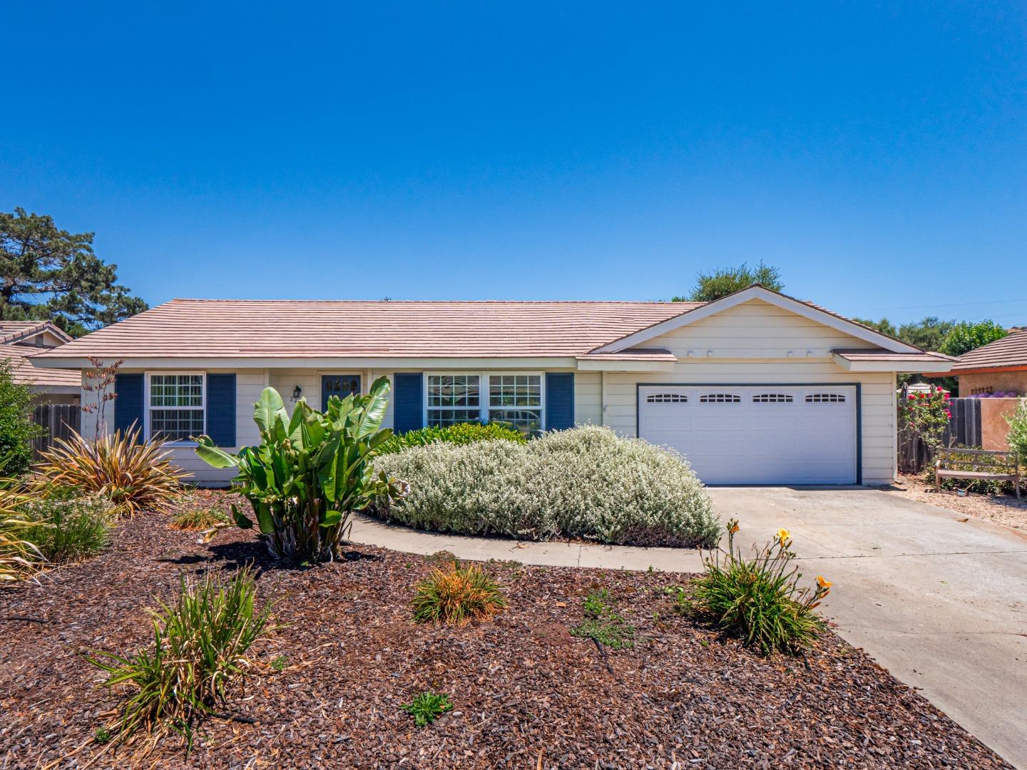 Detail Gallery Image 1 of 39 For 22367 Ortega Dr, Salinas,  CA 93908 - 3 Beds | 2 Baths