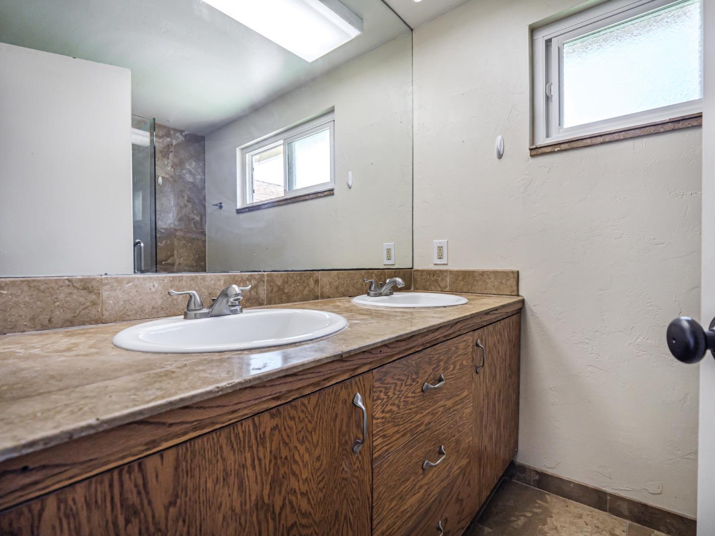 Detail Gallery Image 21 of 39 For 22367 Ortega Dr, Salinas,  CA 93908 - 3 Beds | 2 Baths