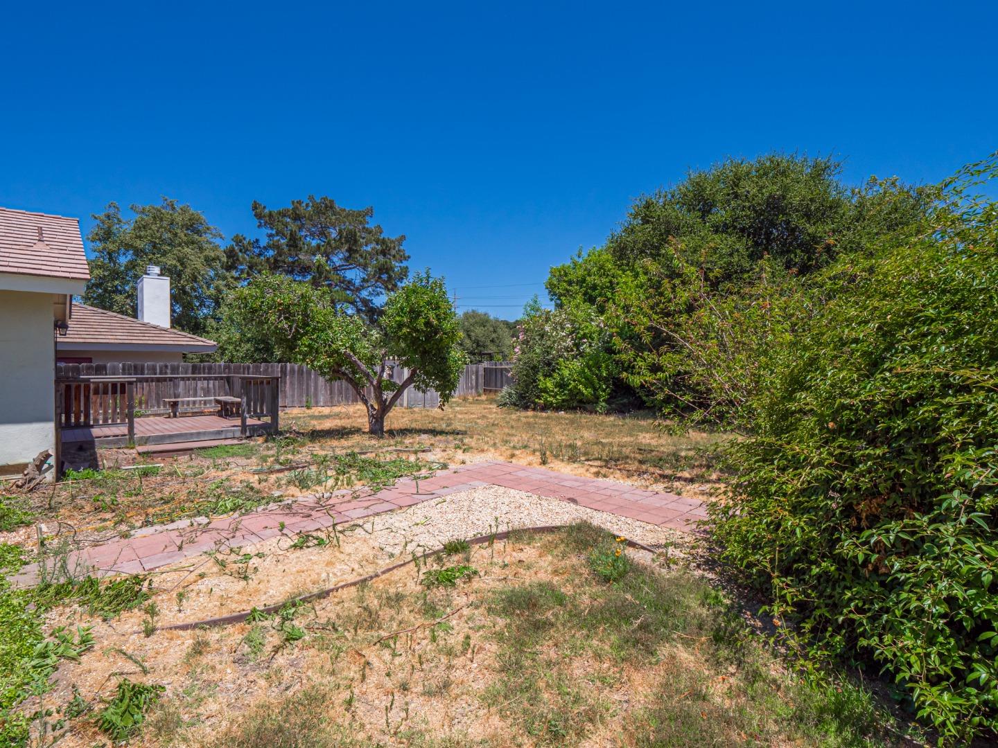 Detail Gallery Image 26 of 39 For 22367 Ortega Dr, Salinas,  CA 93908 - 3 Beds | 2 Baths