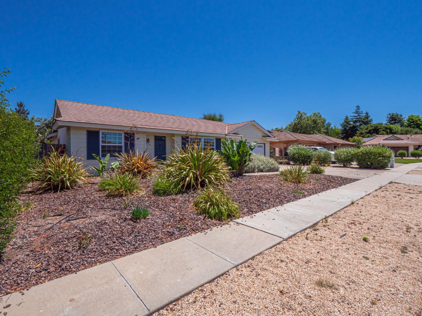 Detail Gallery Image 31 of 39 For 22367 Ortega Dr, Salinas,  CA 93908 - 3 Beds | 2 Baths