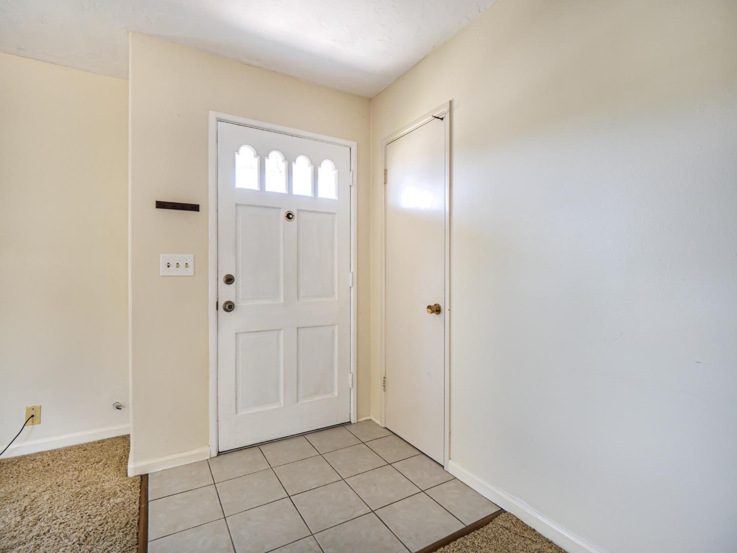 Detail Gallery Image 6 of 39 For 22367 Ortega Dr, Salinas,  CA 93908 - 3 Beds | 2 Baths