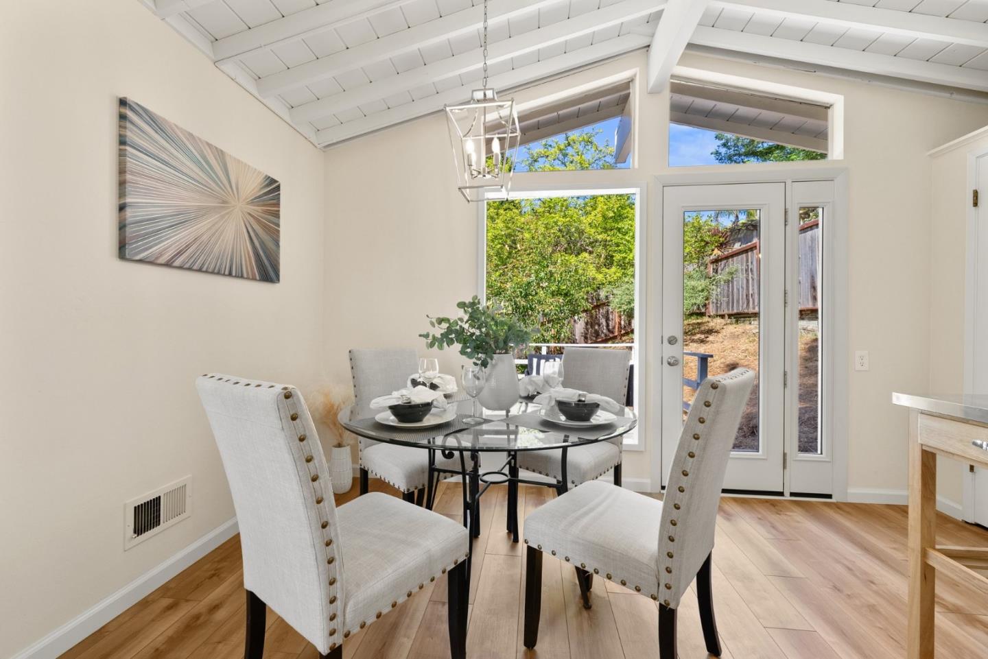 Detail Gallery Image 9 of 46 For 669 Clubhouse Dr, Aptos,  CA 95003 - 2 Beds | 2 Baths