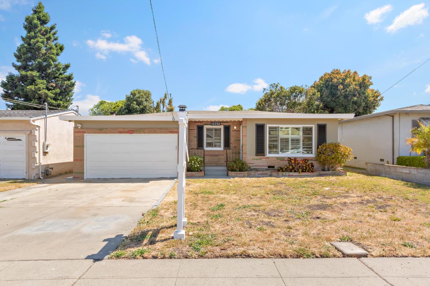 Detail Gallery Image 1 of 1 For 19352 Hathaway Ave, Hayward,  CA 94541 - 3 Beds | 1/1 Baths