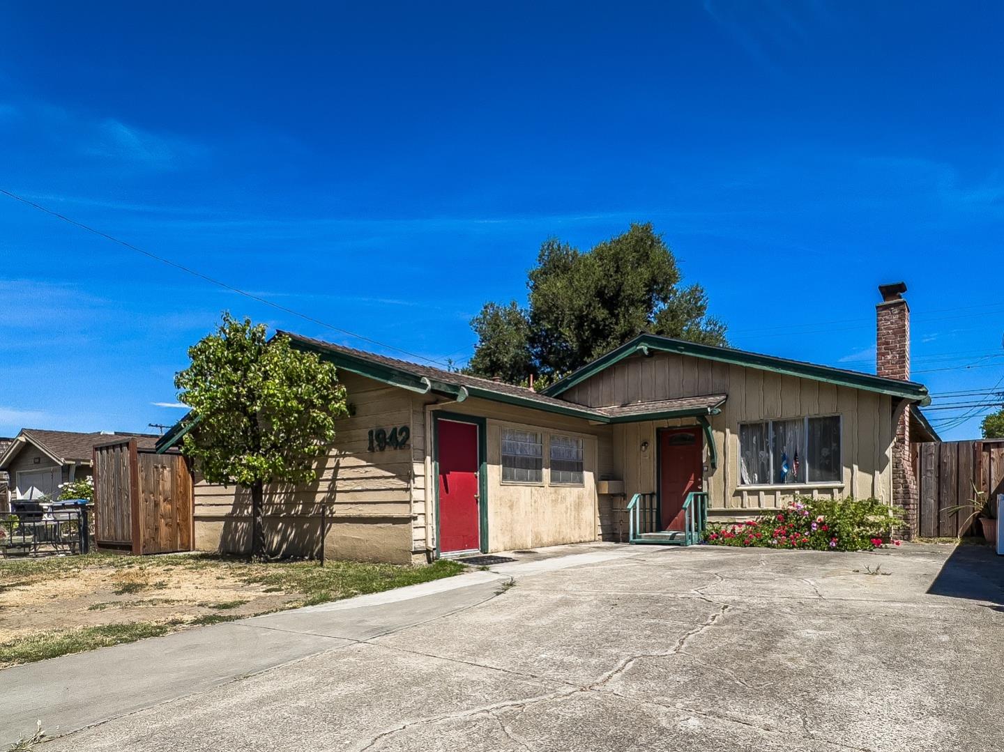 Detail Gallery Image 1 of 16 For 1942 Story Rd, San Jose,  CA 95122 - 3 Beds | 2 Baths