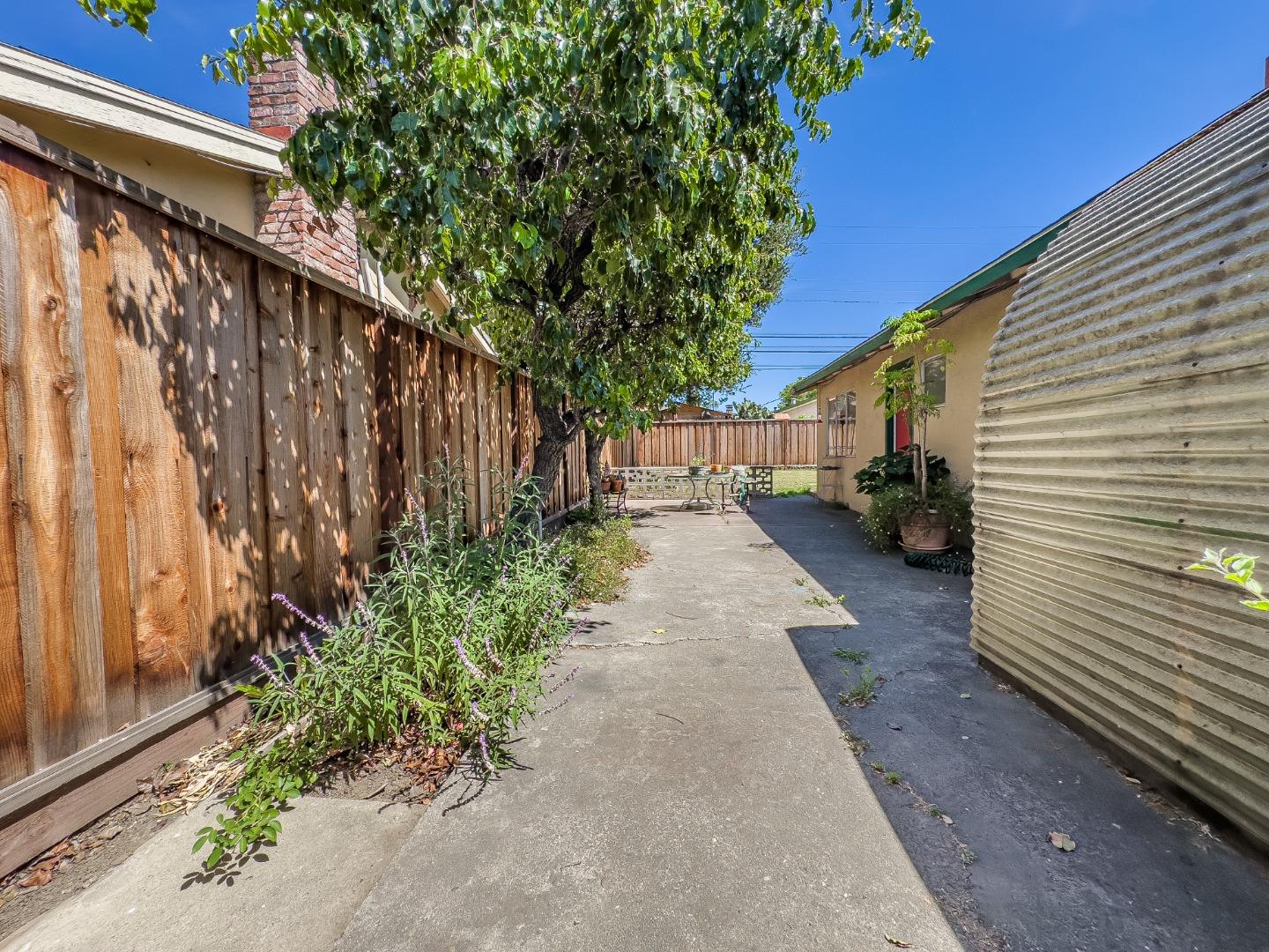 Detail Gallery Image 13 of 16 For 1942 Story Rd, San Jose,  CA 95122 - 3 Beds | 2 Baths