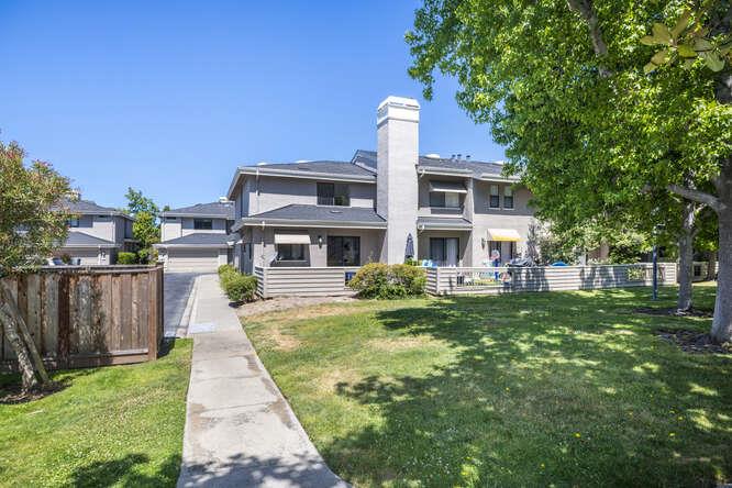 Detail Gallery Image 4 of 33 For 131 Albacore Ln, Foster City,  CA 94404 - 3 Beds | 2/1 Baths