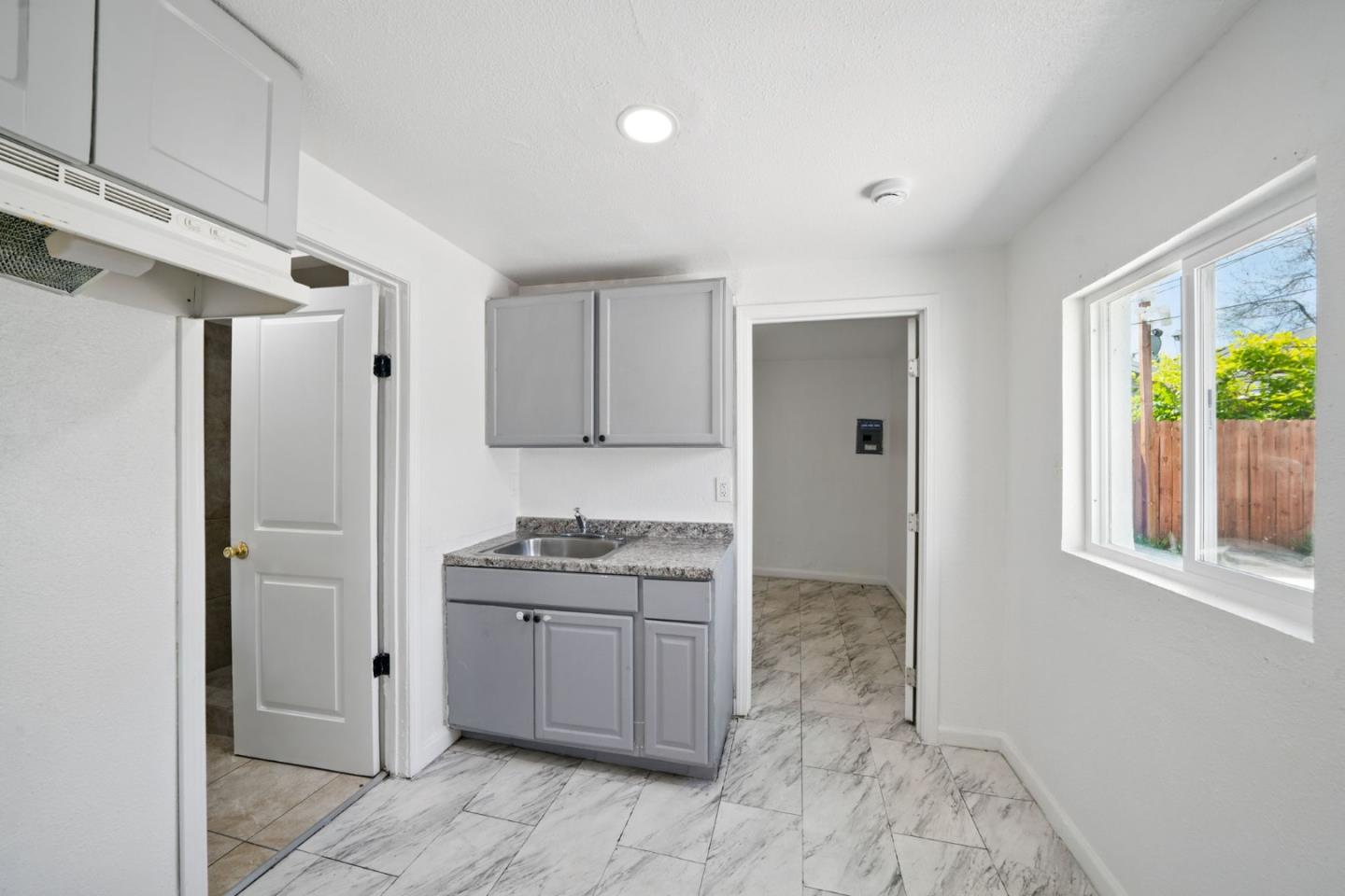 Detail Gallery Image 11 of 25 For 462 Delhi Ave, Stockton,  CA 95206 - – Beds | – Baths