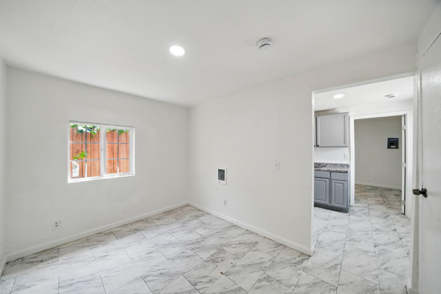 Detail Gallery Image 12 of 25 For 462 Delhi Ave, Stockton,  CA 95206 - – Beds | – Baths