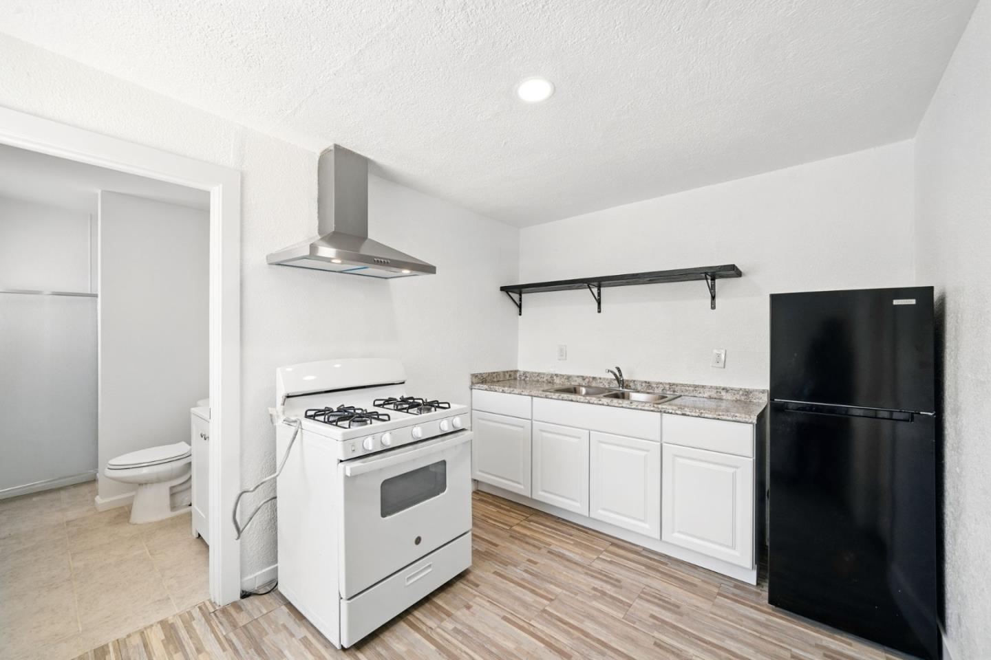Detail Gallery Image 5 of 25 For 462 Delhi Ave, Stockton,  CA 95206 - – Beds | – Baths